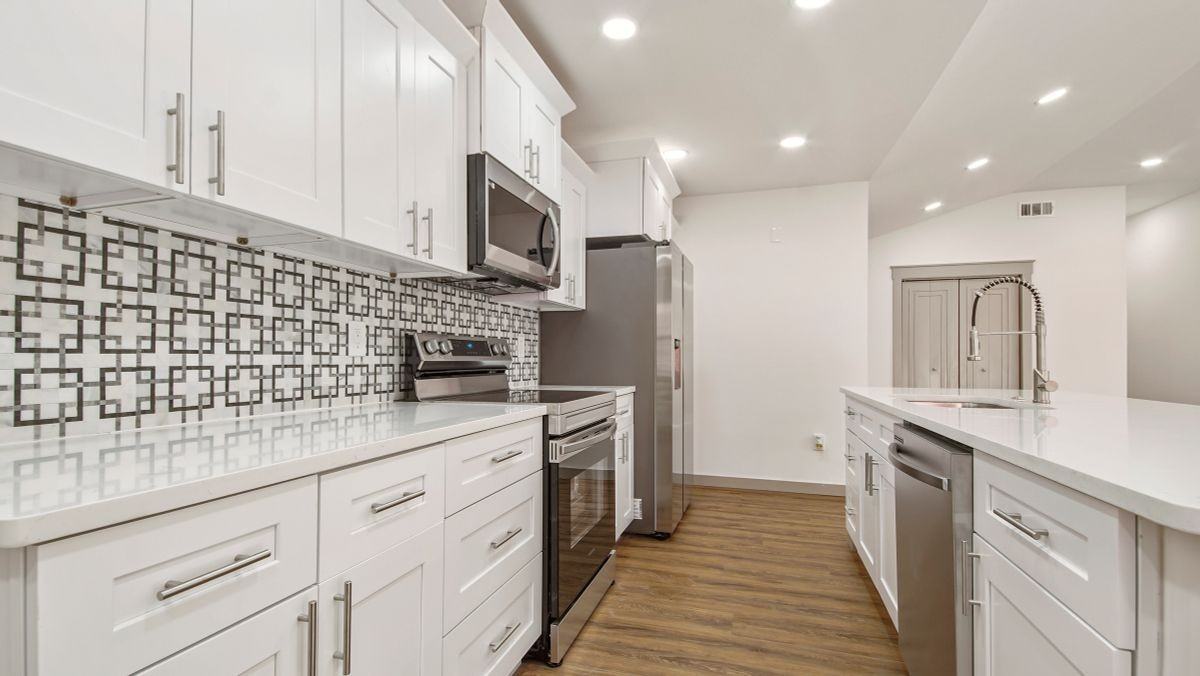 112 N Gayle Ave - Photo 5 of 33