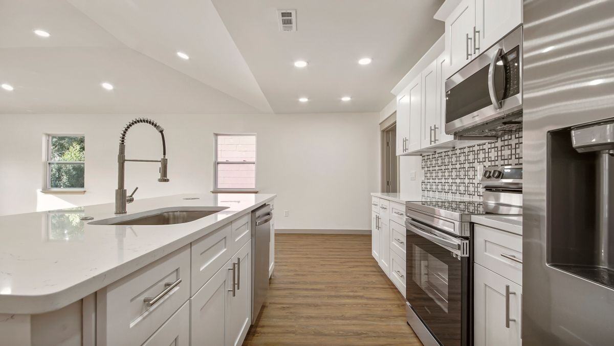 112 N Gayle Ave - Photo 6 of 33