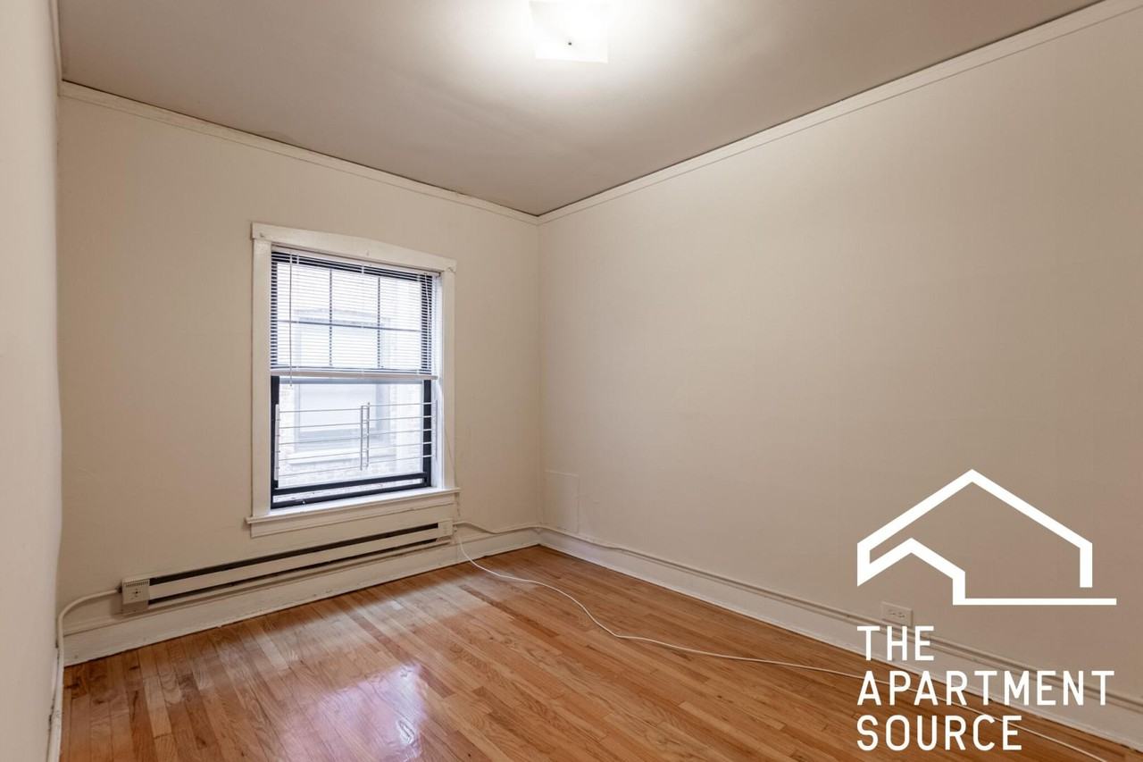 1315 Oak Ave #J2 - Photo 7 of 11