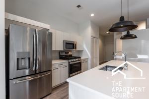 featured image of 2247 W Lawrence Ave #2