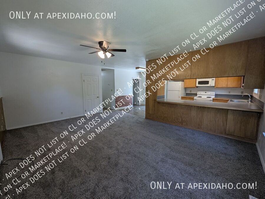 1323 W Howard St - Photo 2 of 11