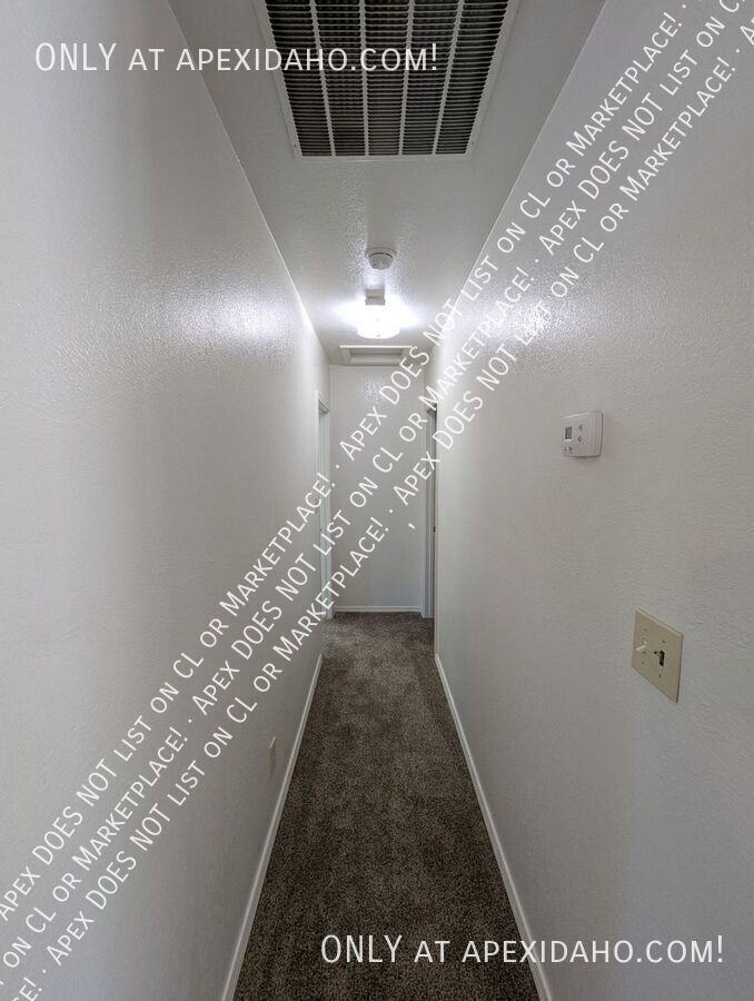 1323 W Howard St - Photo 6 of 11