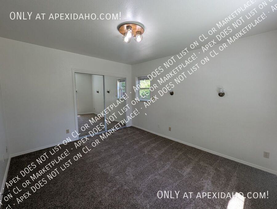 1323 W Howard St - Photo 7 of 11