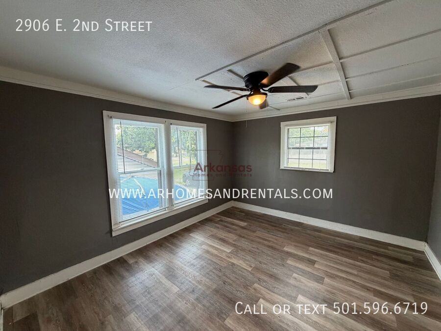 2906 E 2nd St - Photo 2 of 14