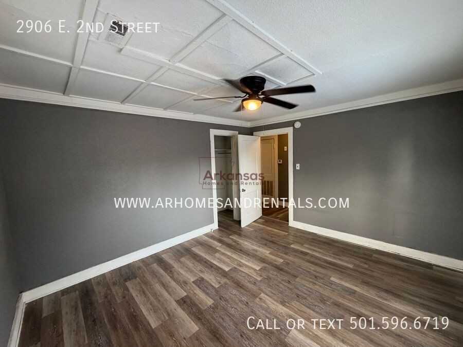 2906 E 2nd St - Photo 7 of 14