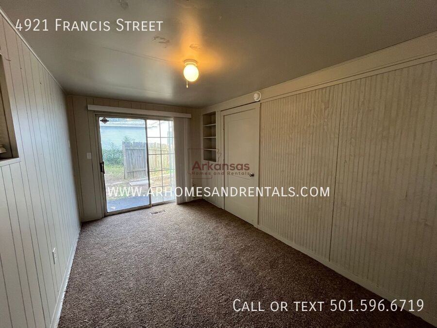 4921 Francis St - Photo 4 of 14
