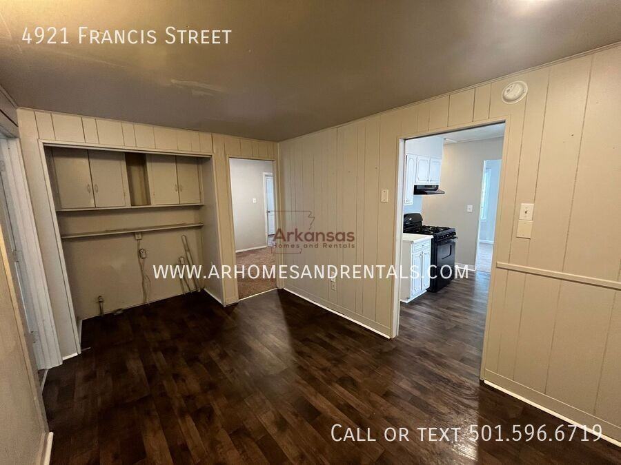 4921 Francis St - Photo 6 of 14