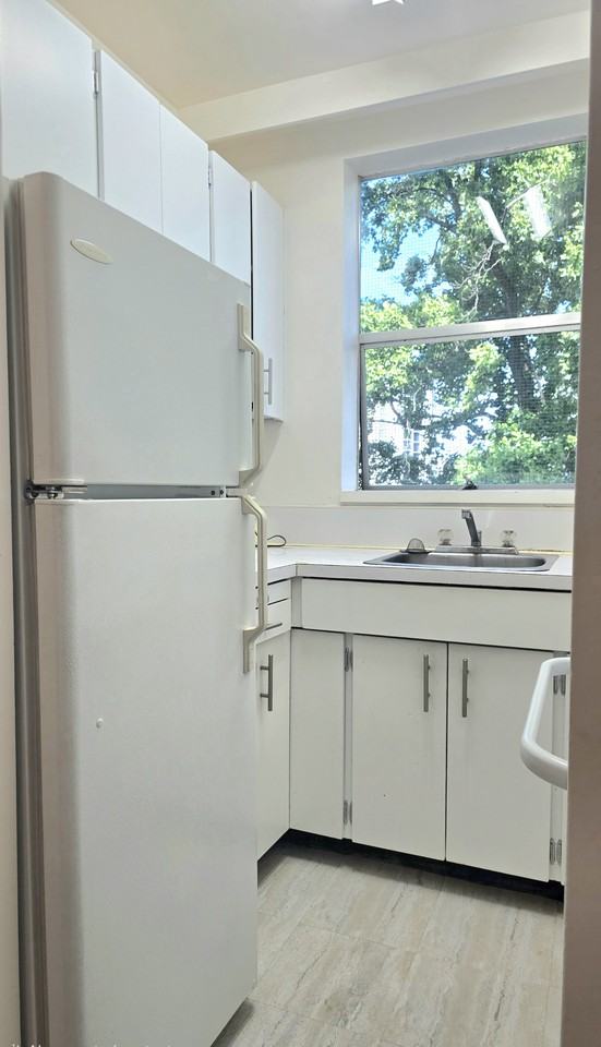 1219 Harwood St #603 - Photo 7 of 15