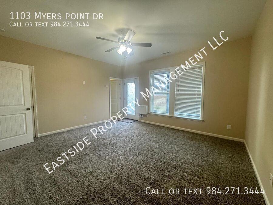 1103 Myers Point Dr - Photo 3 of 21