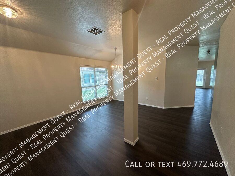 2816 Blue Heron Dr - Photo 2 of 20