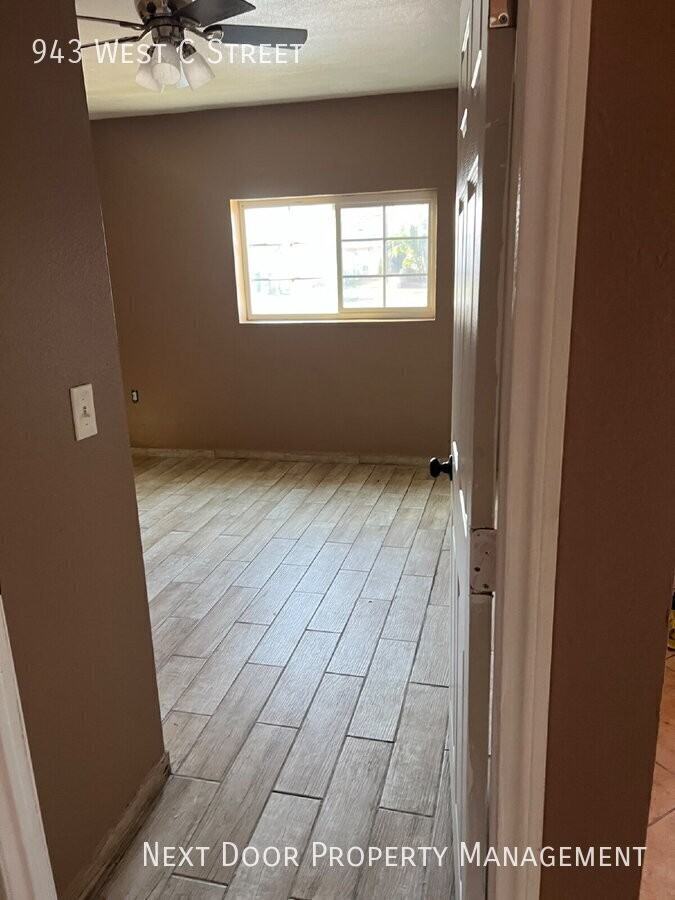 943 W C St - Photo 3 of 13