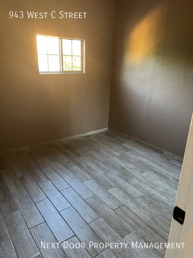 943 W C St - Photo 4 of 13