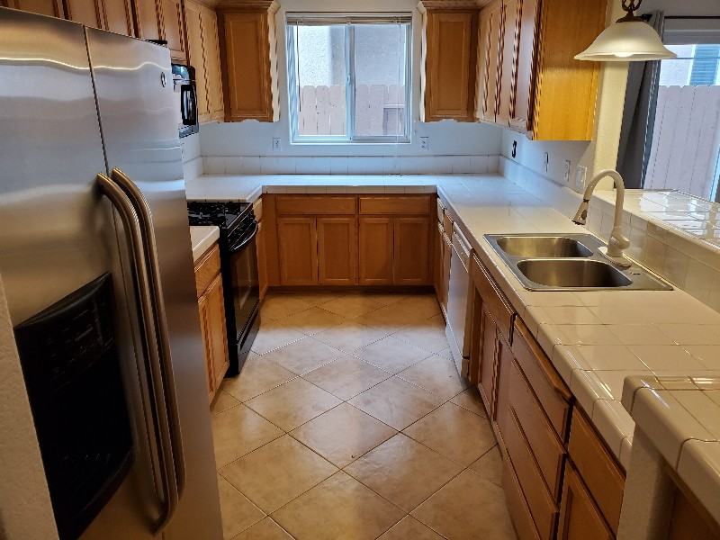 155 Waterfall Rd - Photo 6 of 12