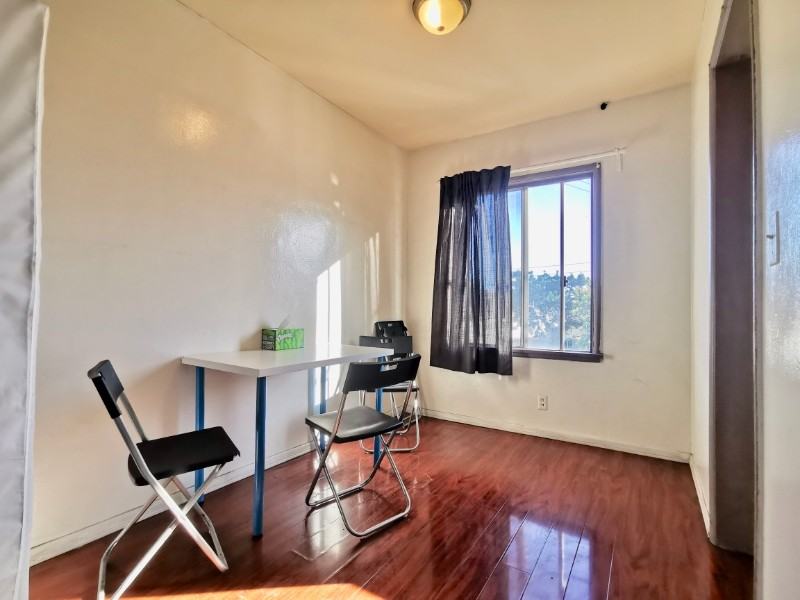 2020 Cloverfield Blvd #5B2 - Photo 3 of 11