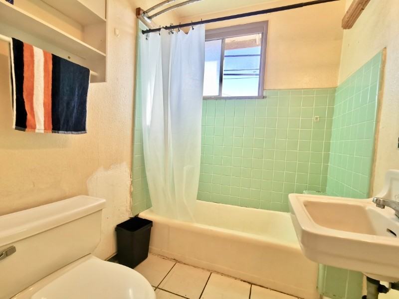 2020 Cloverfield Blvd #5B2 - Photo 5 of 11