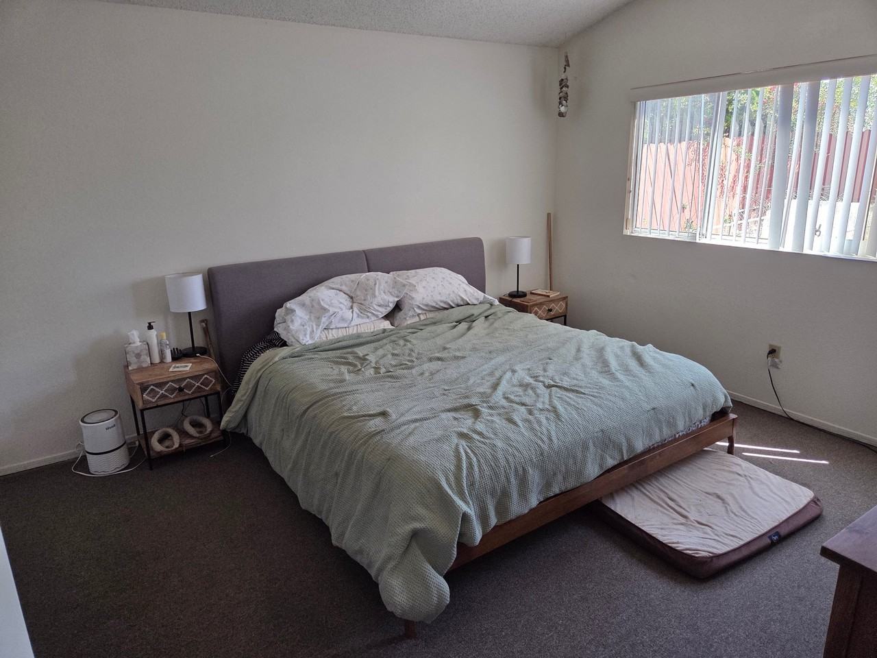 963 Skyline Dr - Photo 2 of 6