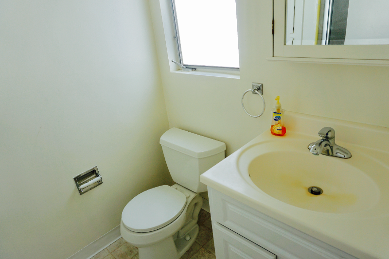 1445 Yale St #B1 - Photo 5 of 14