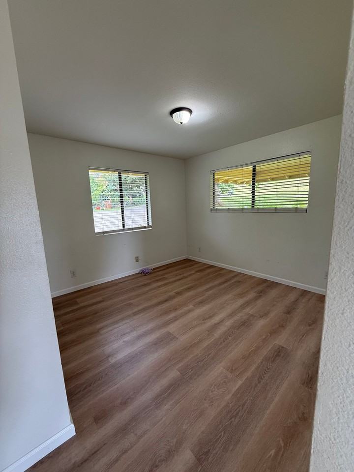 497 Upper Kimo Dr - Photo 5 of 9