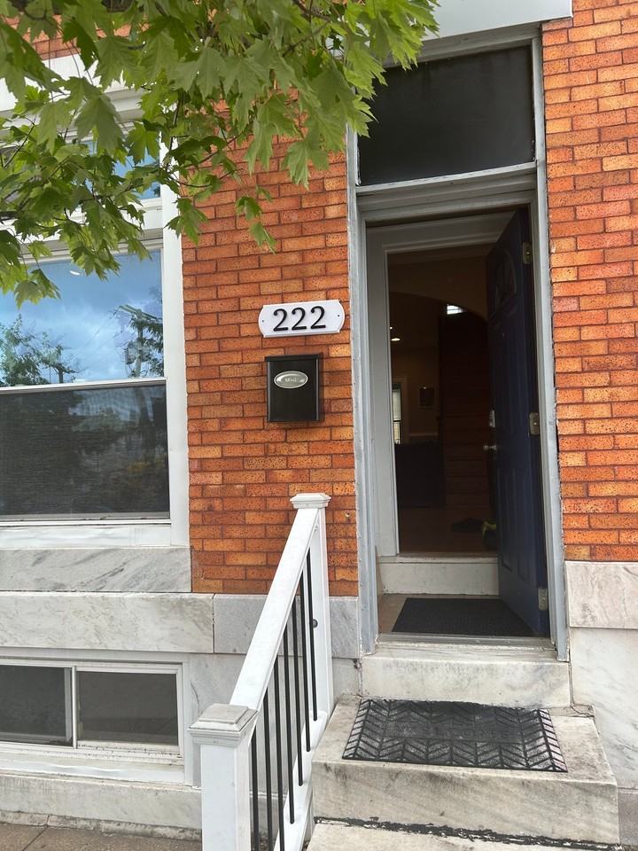 222 N Ellwood Ave - Photo 2 of 18