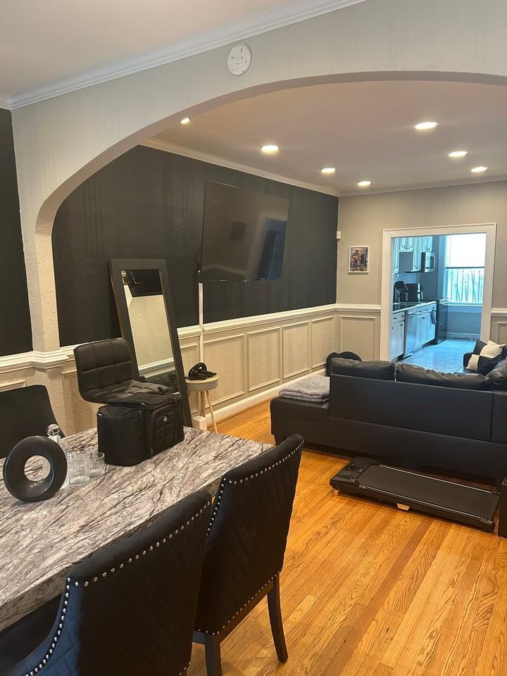 222 N Ellwood Ave - Photo 3 of 18