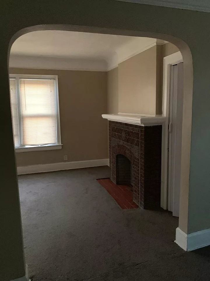 15722 Wisconsin St #2 - Photo 5 of 6