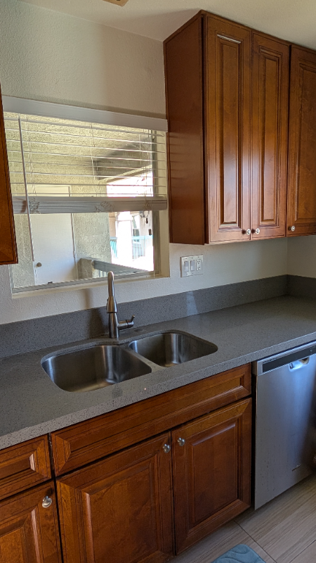 10740 Aderman Ave - Photo 4 of 7