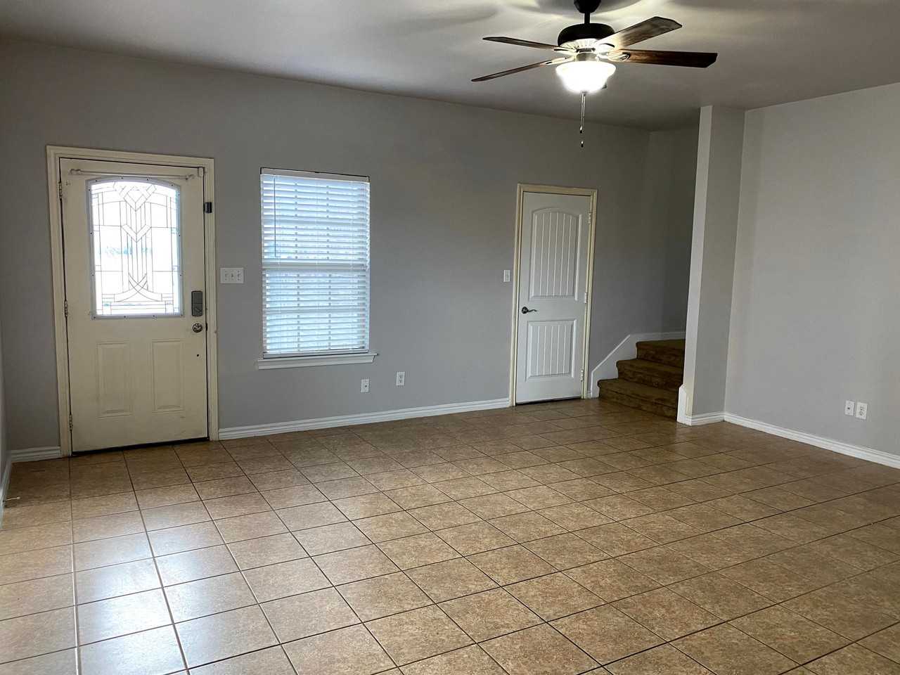 904 Parkplace Rdg #906 - Photo 4 of 16