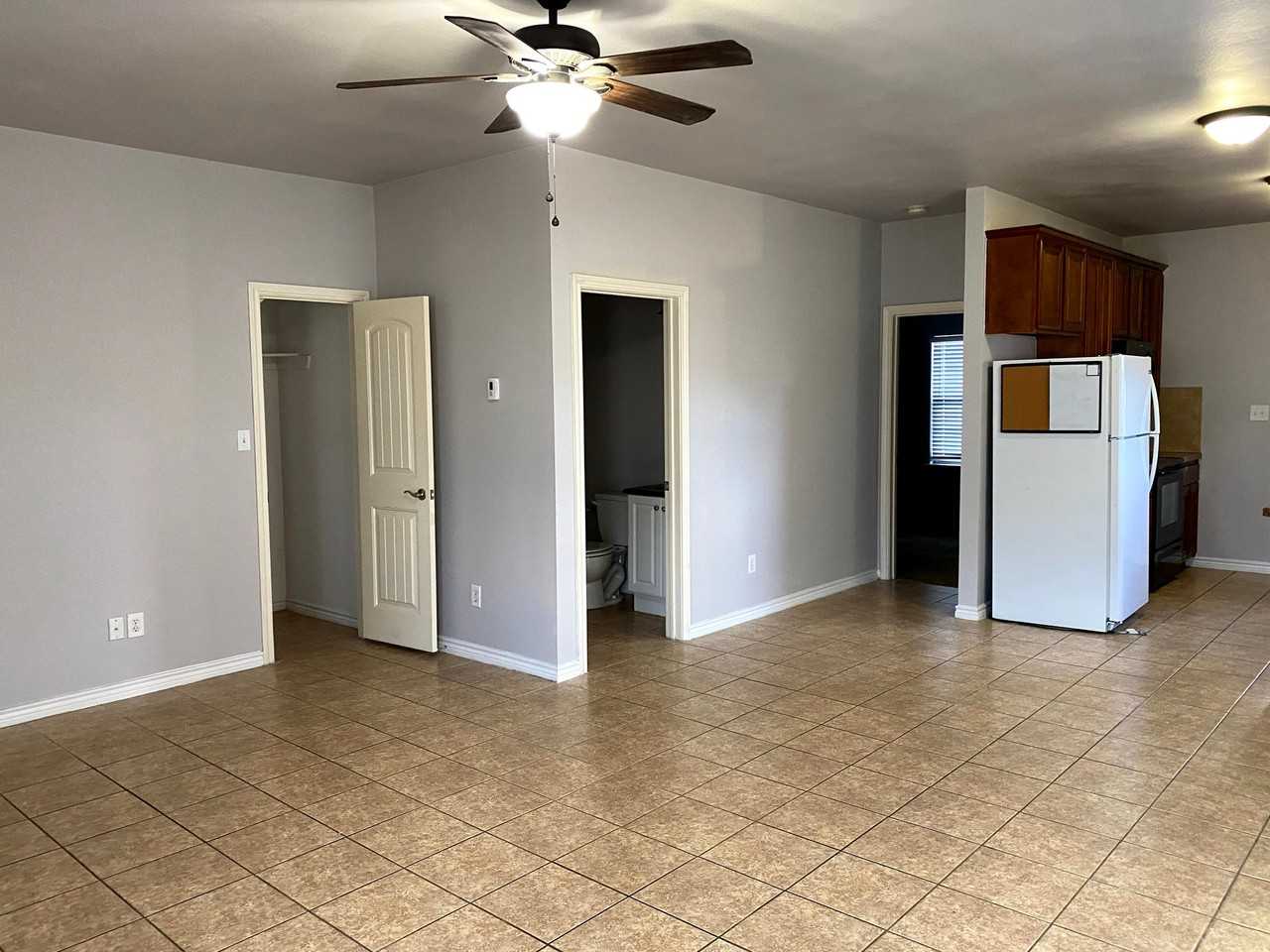 904 Parkplace Rdg #906 - Photo 6 of 16