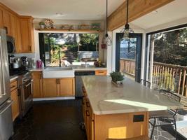 featured image of 11557 Holmes Point Dr Ne