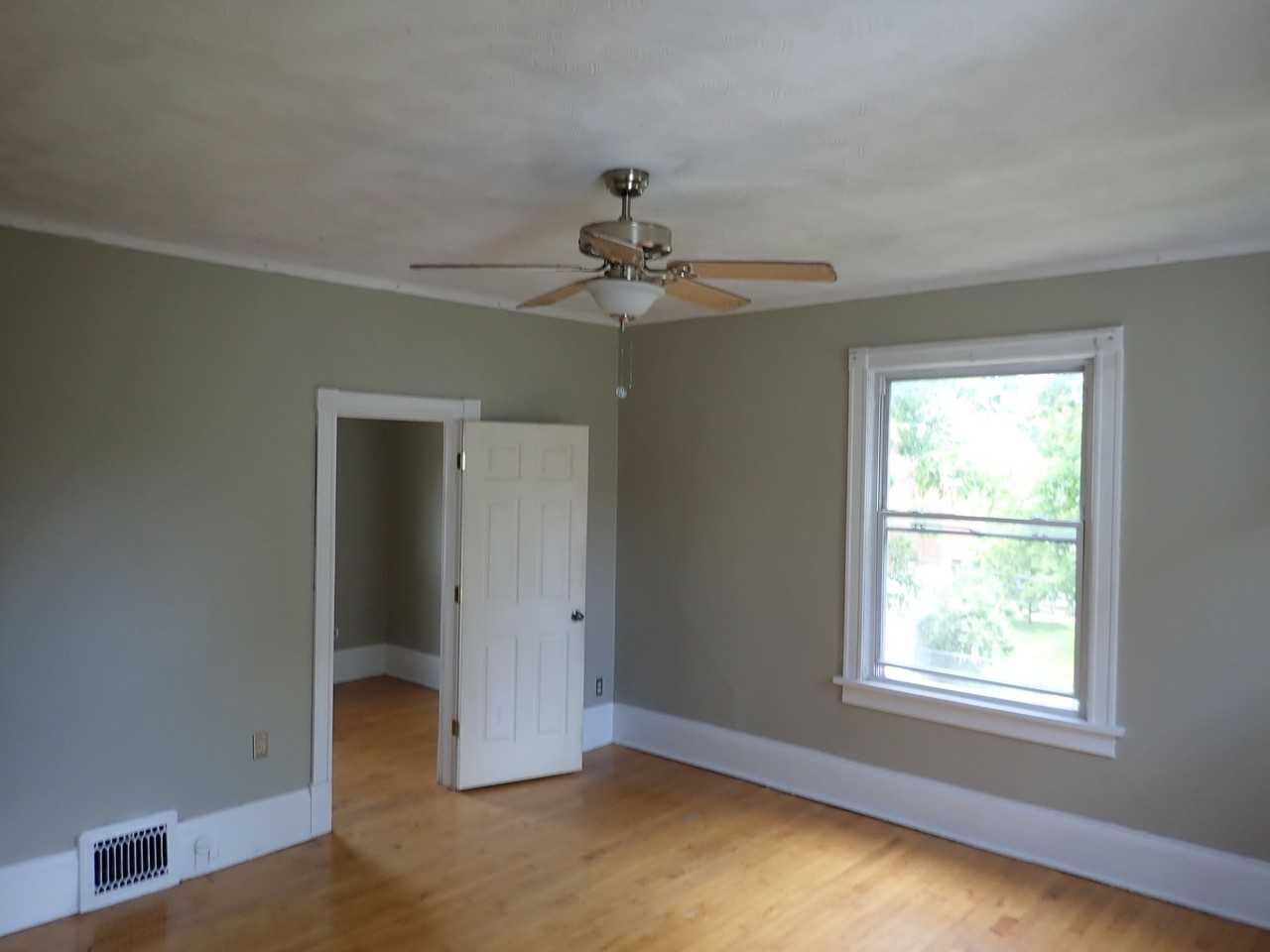 2816 N Fratney St #4 - Photo 3 of 20
