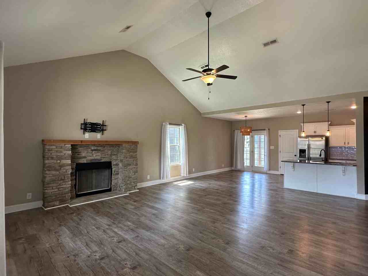 1124 Eagles View Dr - Photo 4 of 24