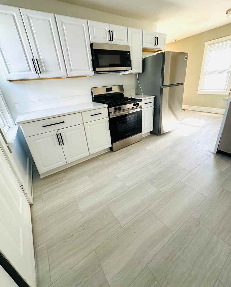 310 W Scott St #A - Photo 5 of 22