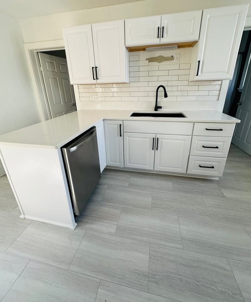 310 W Scott St #A - Photo 6 of 22