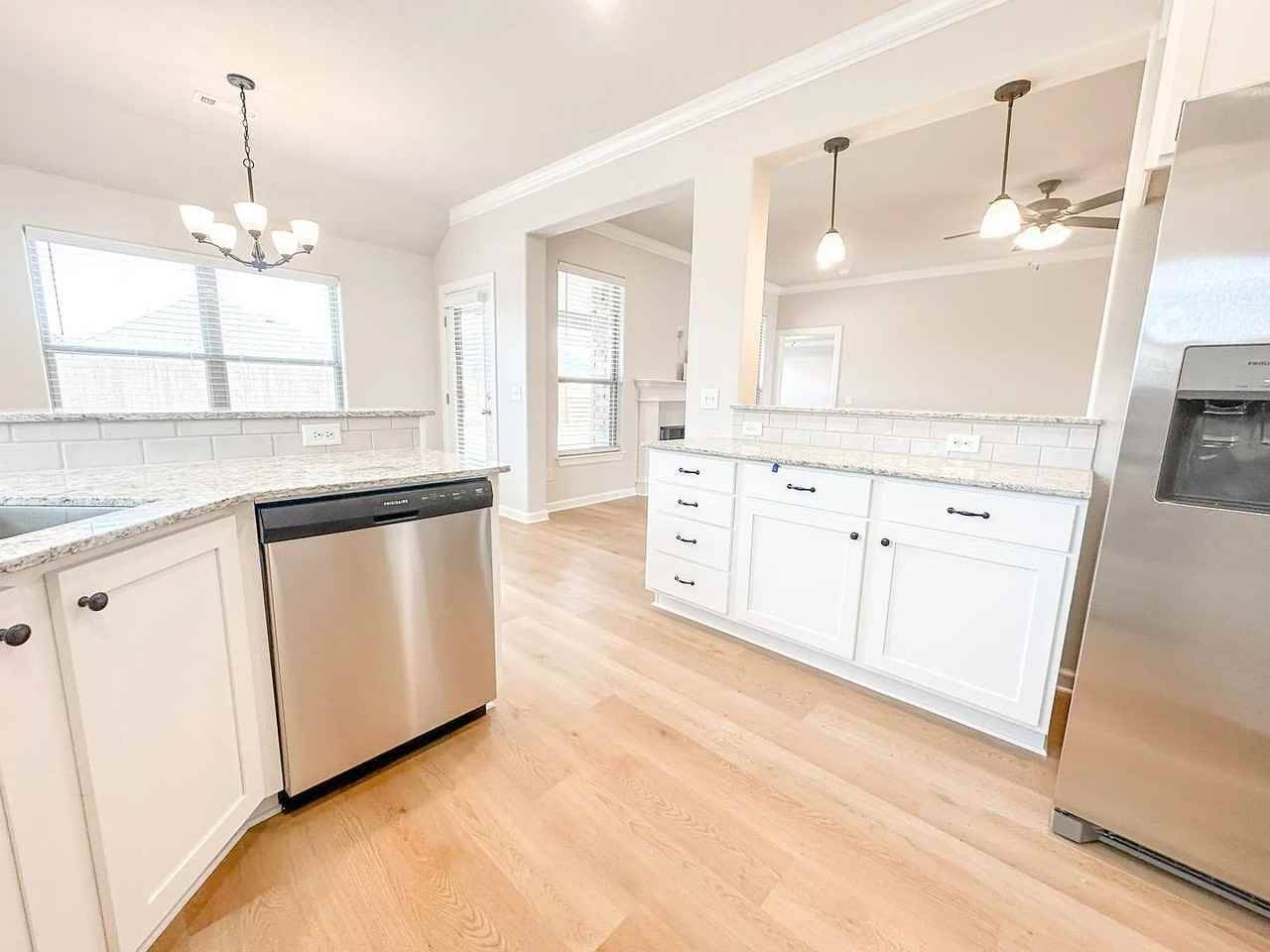 430 Willow Dr - Photo 4 of 18