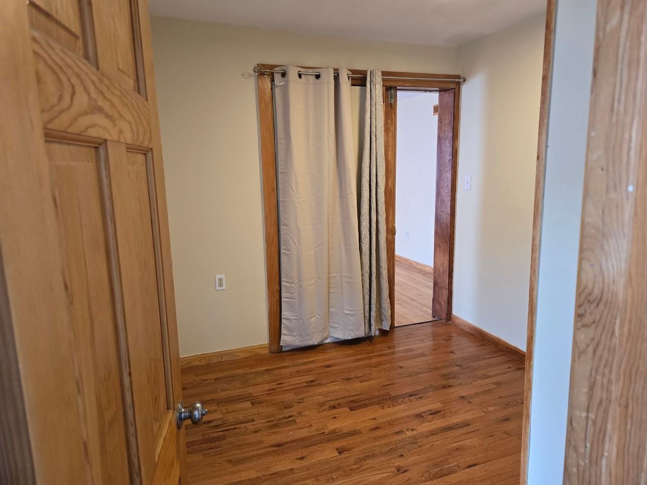 27 Shelby St #2 - Photo 3 of 38