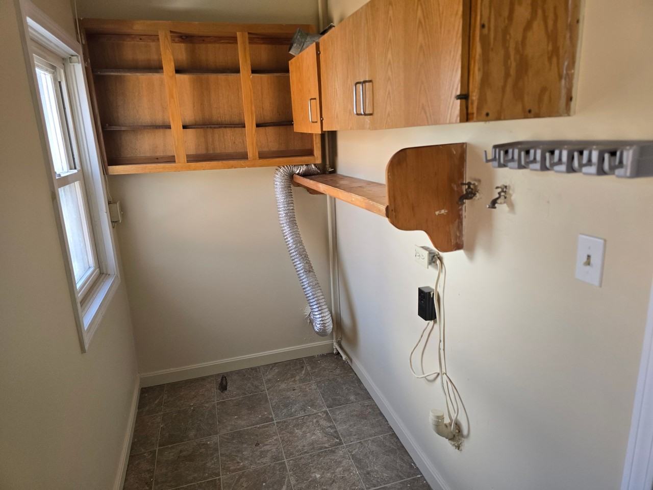 27 Shelby St #2 - Photo 5 of 38