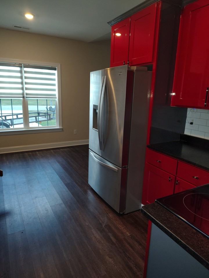 372 Dwight St - Photo 7 of 22