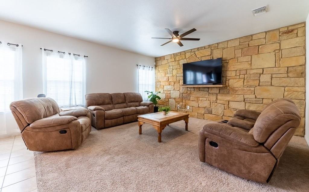 290 Northern Flicker St - Photo 3 of 16