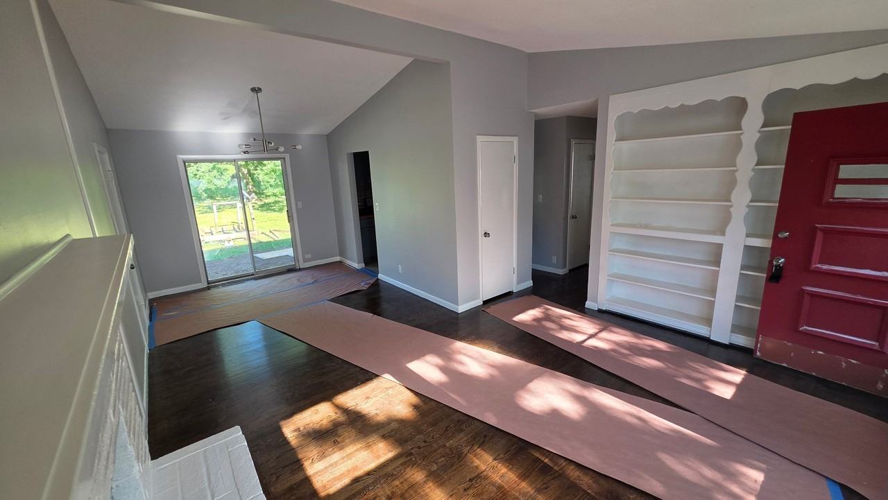 10121 Hardesty Ave - Photo 2 of 9