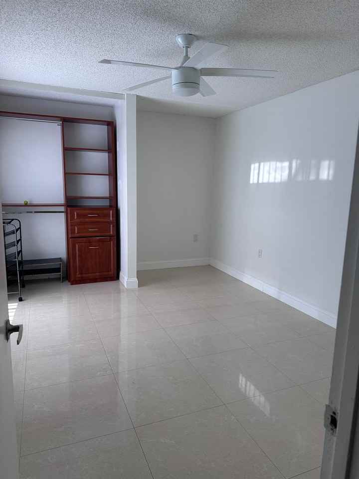 9102C Sw 19th Pl - Photo 4 of 5