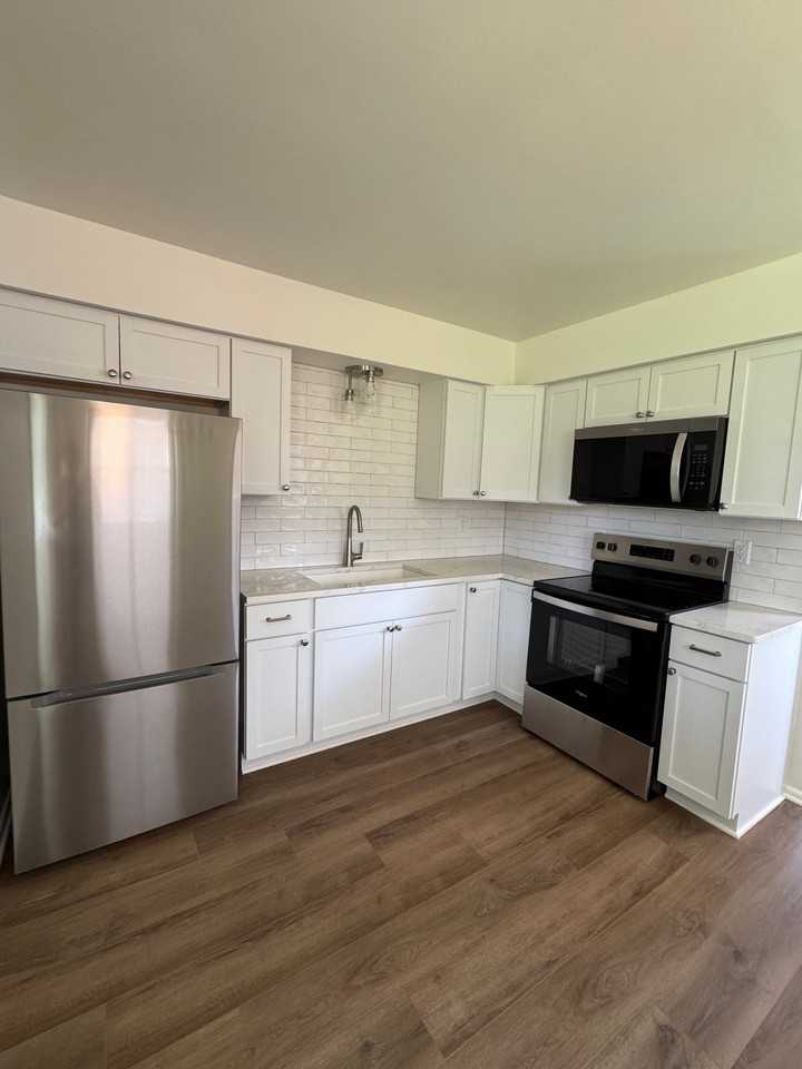 5641 S 104th St #5643 - Photo 5 of 15
