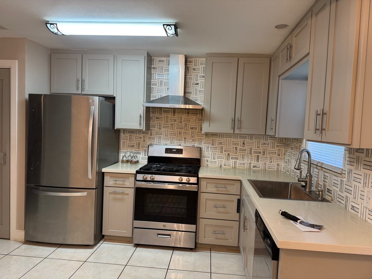 2413 9th Ave N - Photo 3 of 9
