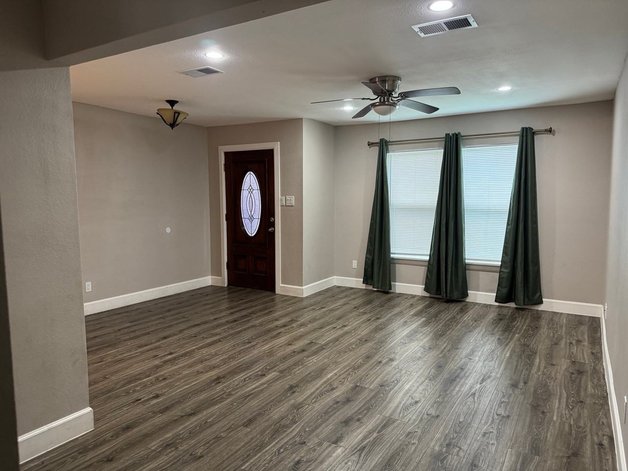 2413 9th Ave N - Photo 5 of 9
