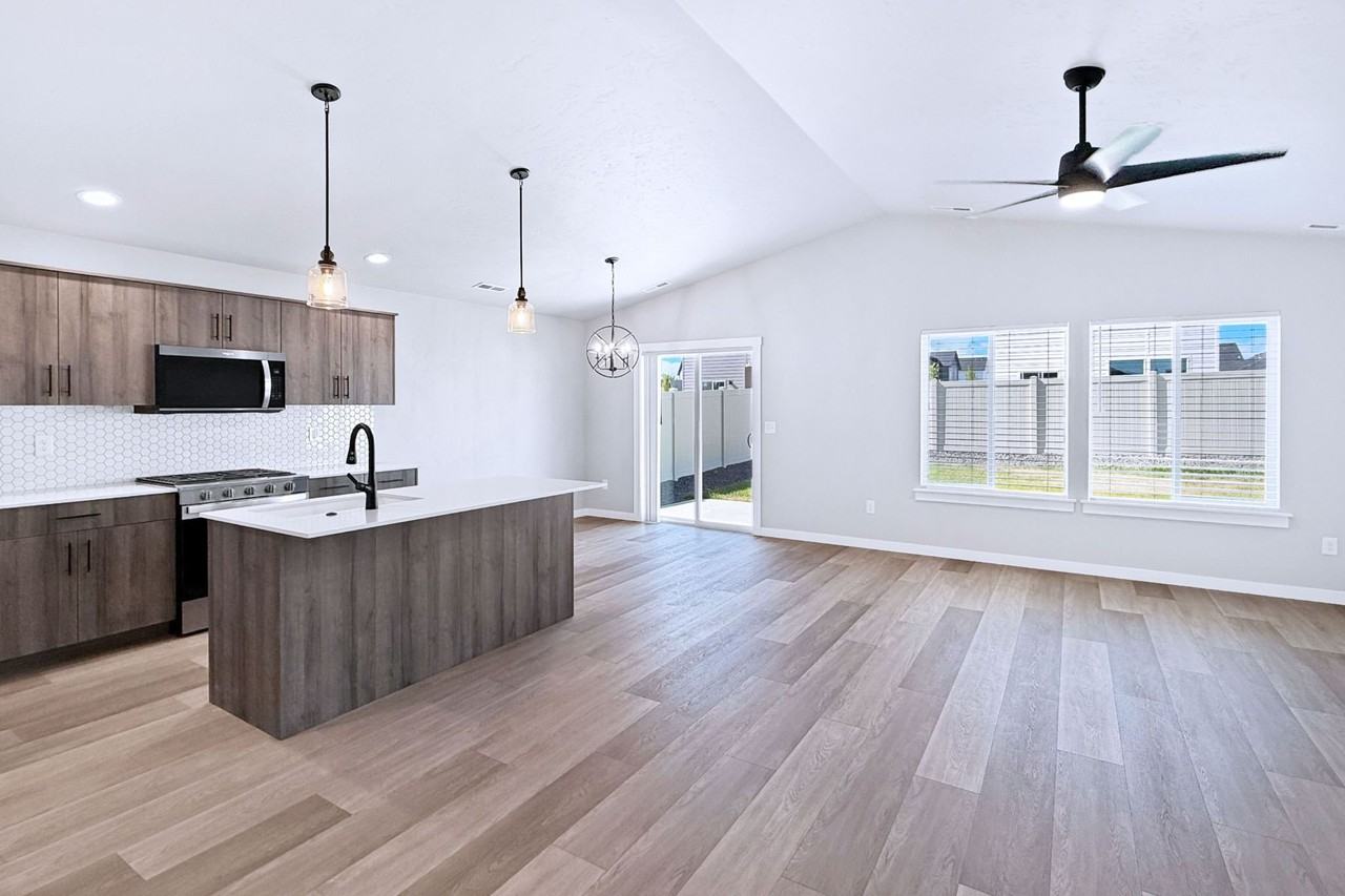 10546 W Teratai St - Photo 2 of 20