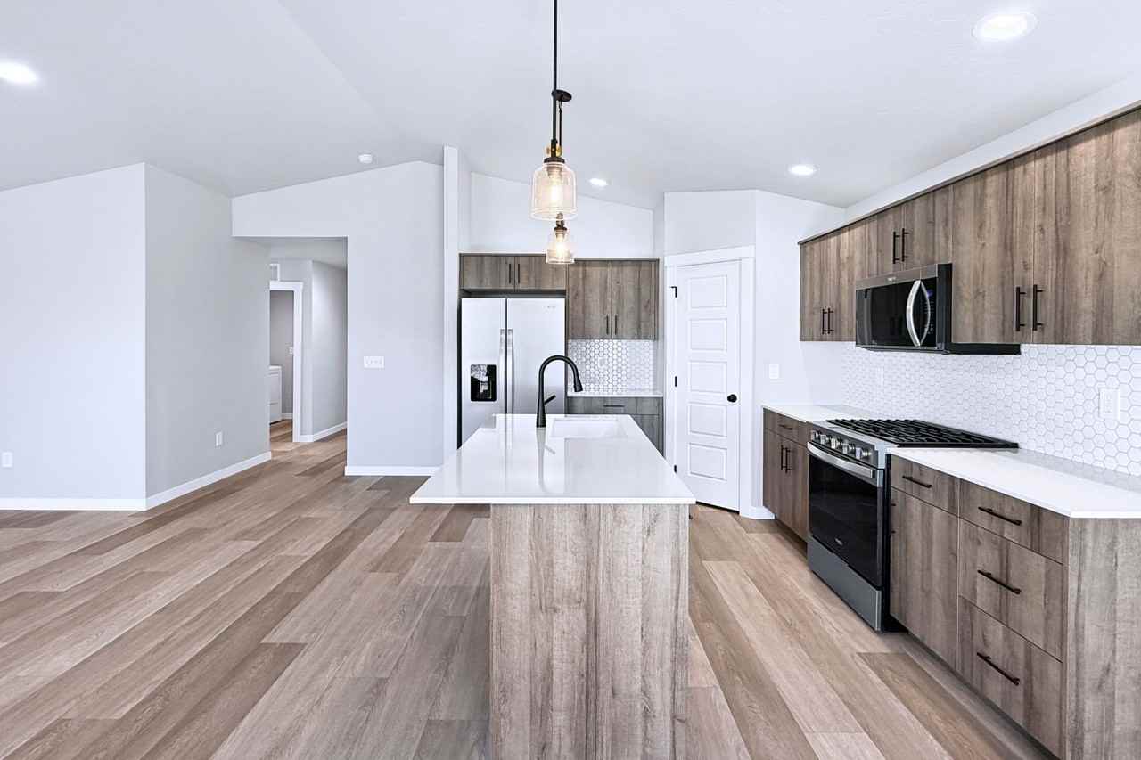 10546 W Teratai St - Photo 4 of 20