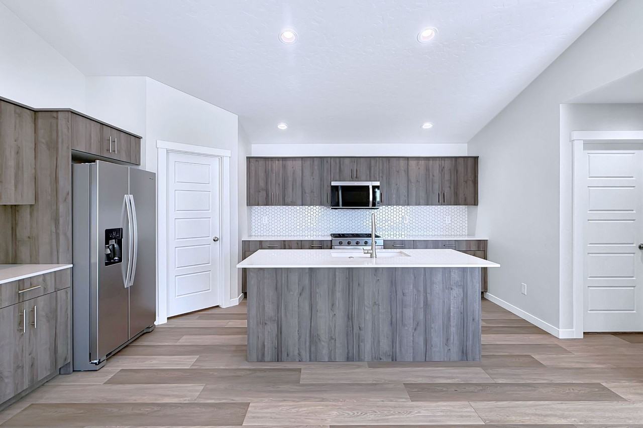 10539 W Teratai St - Photo 3 of 20