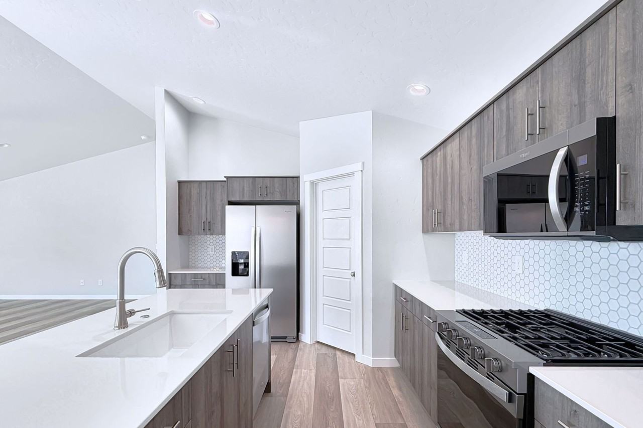 10539 W Teratai St - Photo 5 of 20