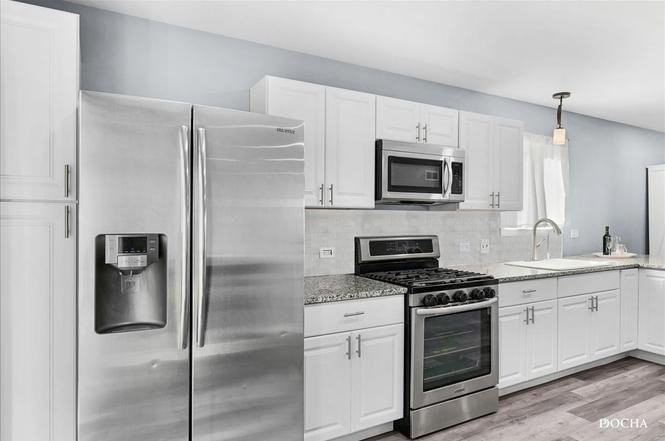1120 Maple St - Photo 3 of 14