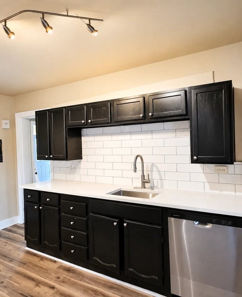 2415 W Vermijo Ave - Photo 2 of 8