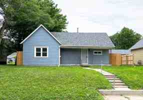 featured image of 417 S Chicago Ave